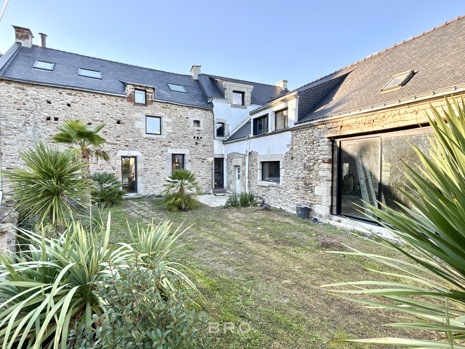 Maison 10 pièces 280 m² · à Surzur · 280 m² · 849 900 €